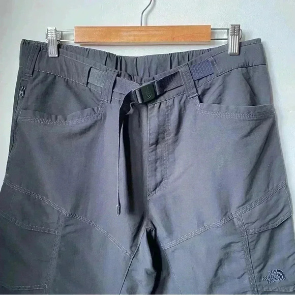 The North Face Men’s Convertible Cargo Trail Pants Dark Gray M Zip-Off to Shorts - Picture 2 of 11
